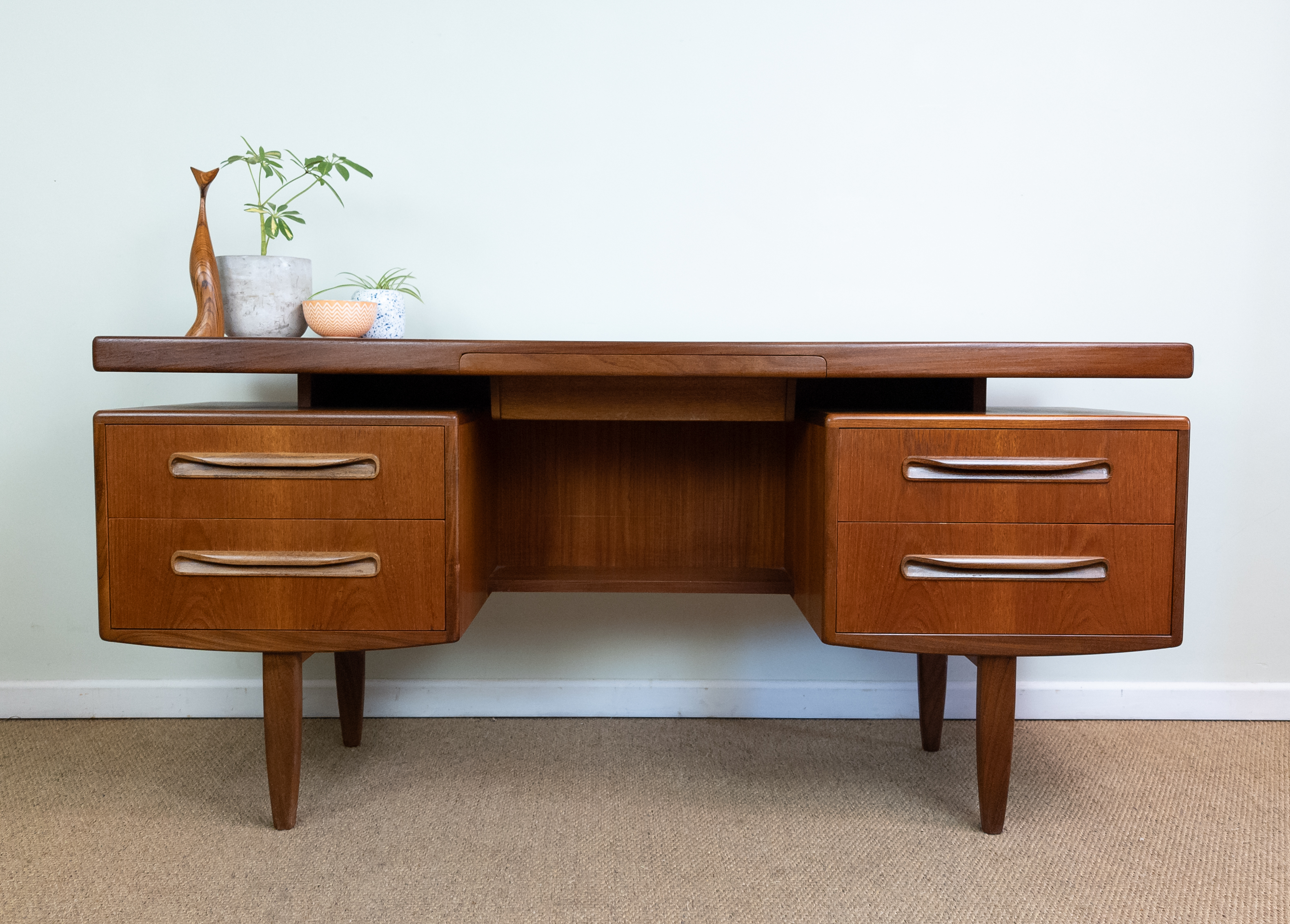Refinished Vintage Mid-Century G-plan Teak Floating Top Desk / Dressing Table